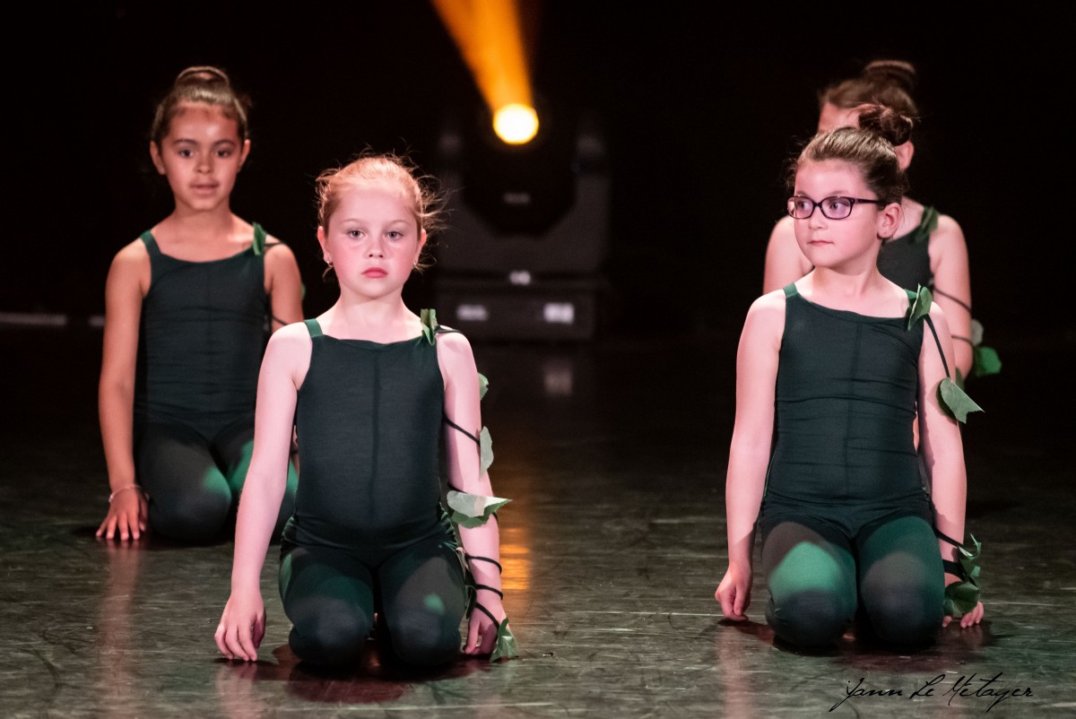 Photo 42 &ndash; élèves de l'école de danse