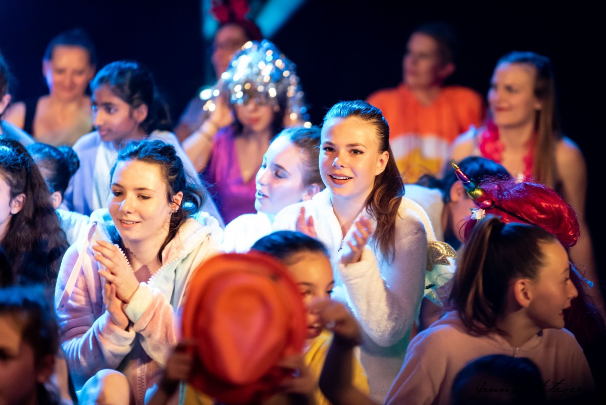 Photo 39 &ndash; élèves de l'école de danse