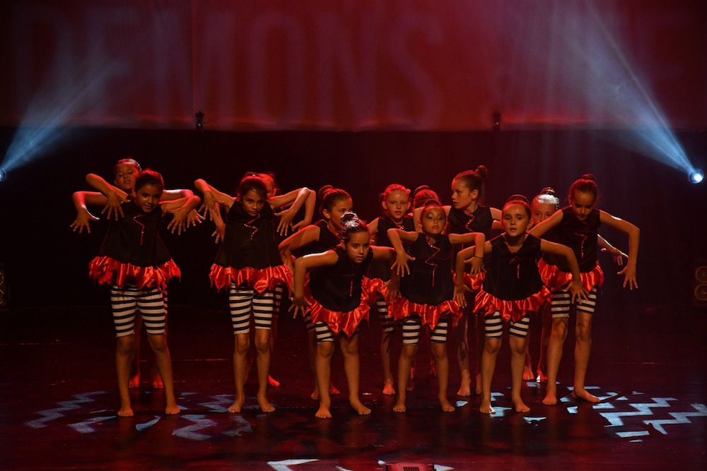 Photo 54 &ndash; élèves de l'école de danse