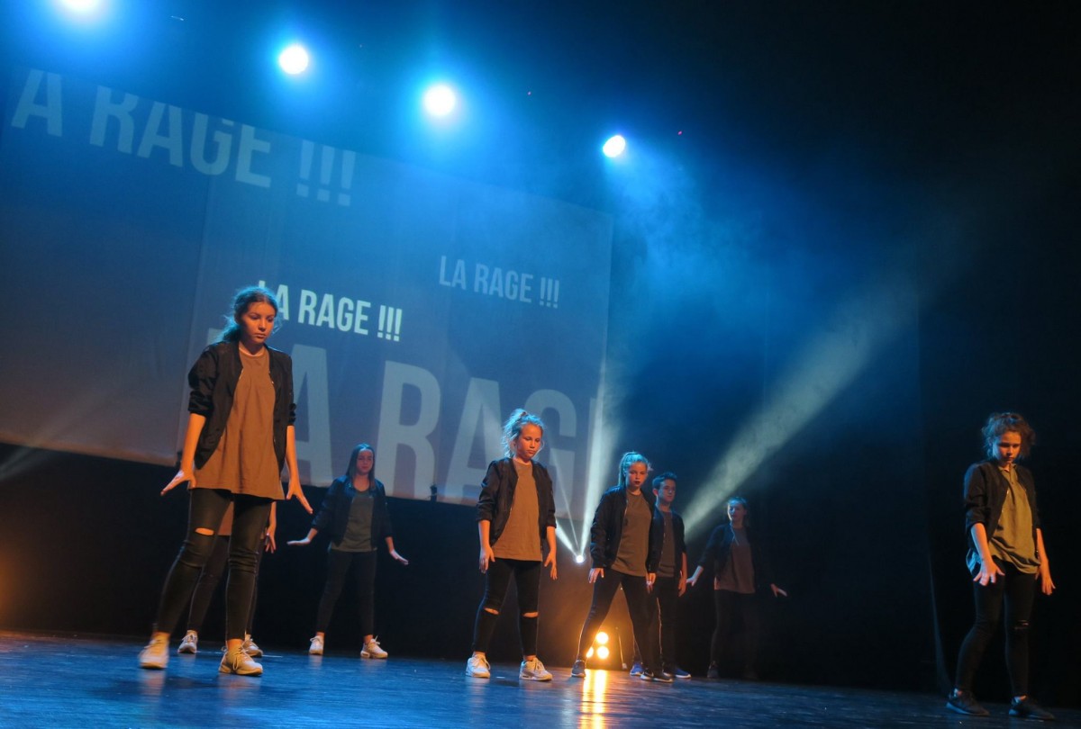 Photo 58 &ndash; élèves de l'école de danse