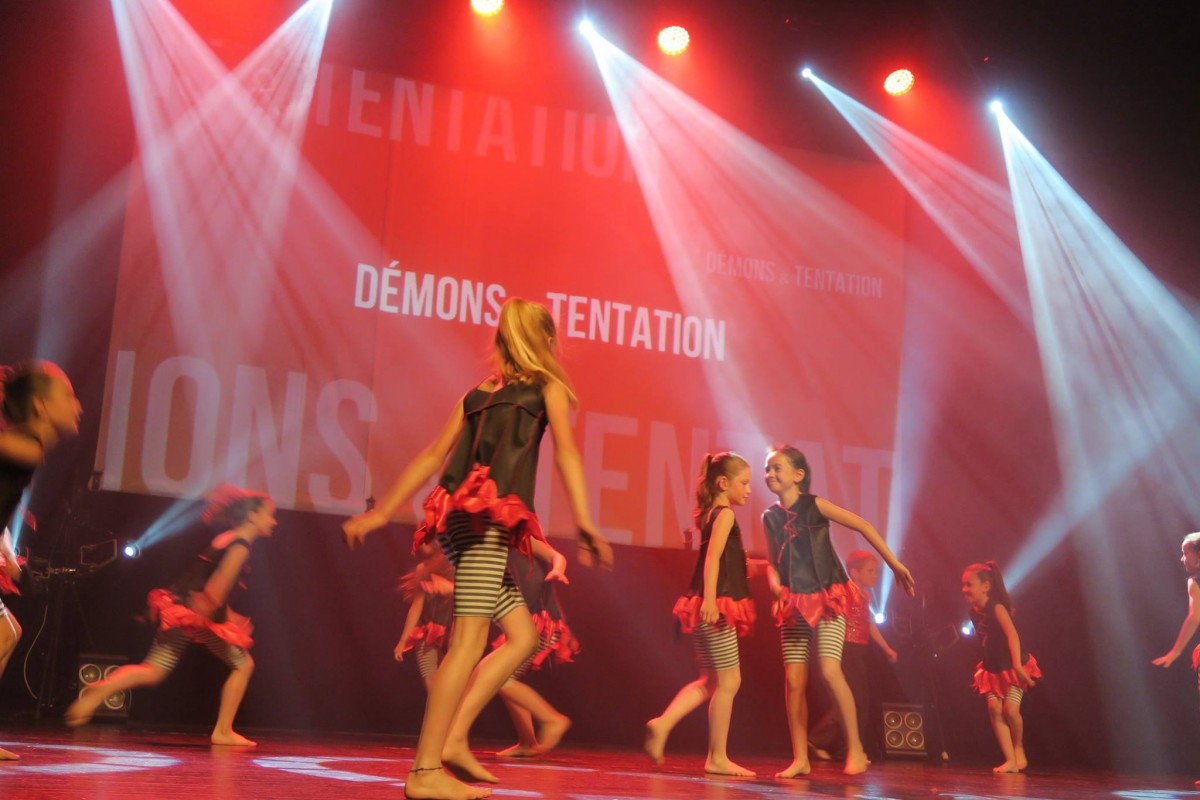 Photo 57 &ndash; élèves de l'école de danse